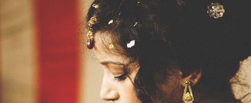 Ways To Make Your Sindoor Look Gorgeous In Hindi | ways to make your sindoor  look gorgeous | HerZindagi